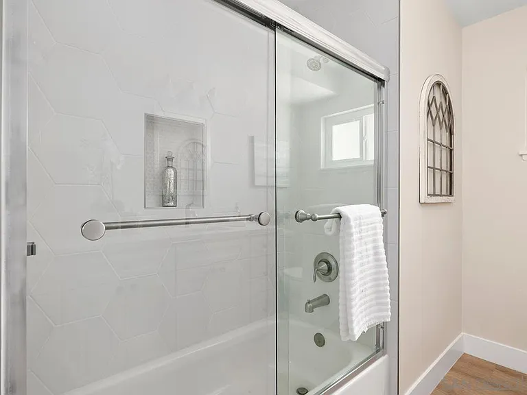 5051 Lenore Dr — Photo 25