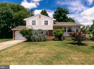 5 Penn Dr, Delran, NJ 08075
