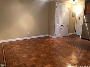 3414 30th St APT 1R, Astoria, NY 11106