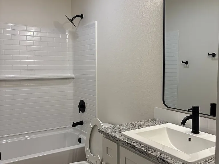 2176 Langford Ave — Photo 10