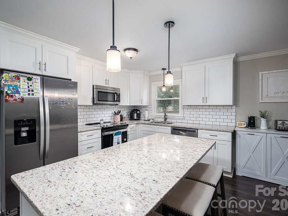 1st image of 1718 Woolie Rd