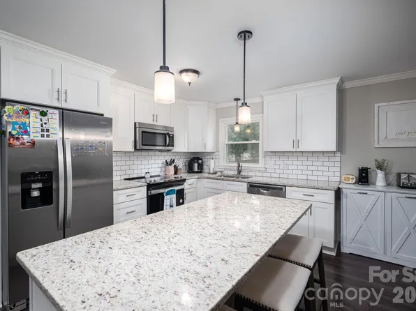 1718 Woolie Rd, Lincolnton, NC 28092
