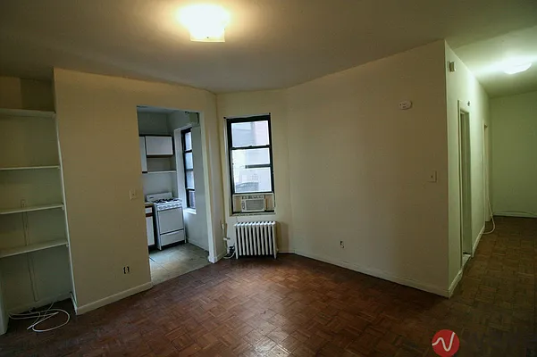 Rented by Wave Real Estate Group | media 33