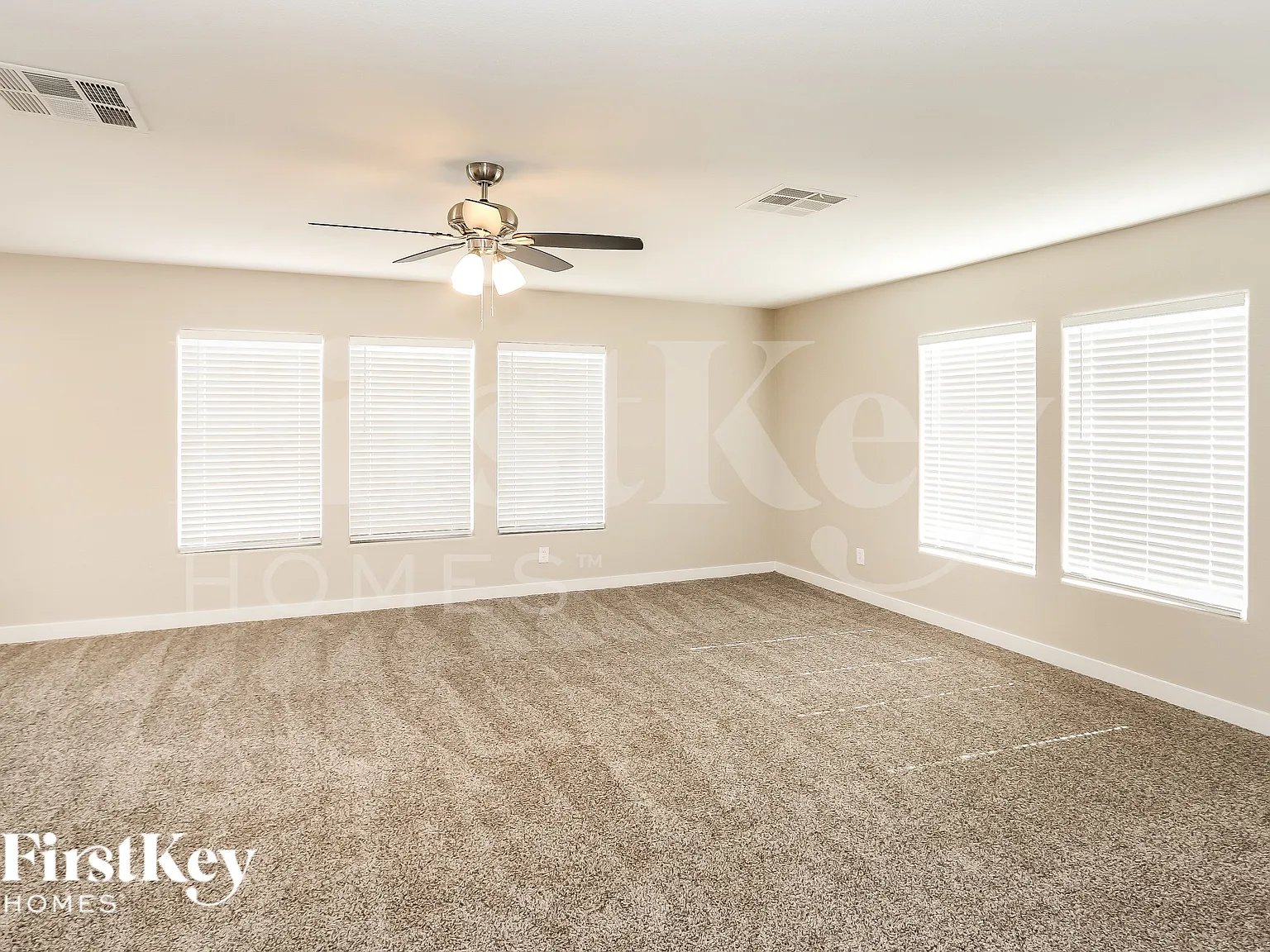 4 bed, 2.0 bath, 1888 sqft, $2,105 — Photo 2