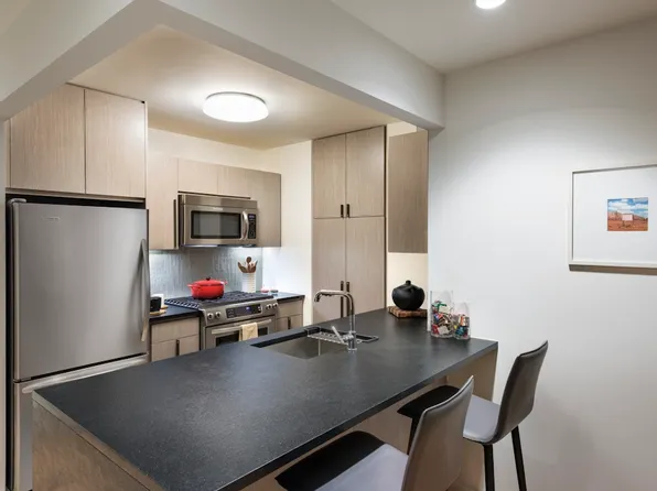 250 Ashland Place image 4 of 16