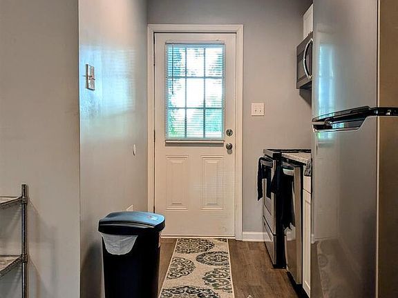 2nd image of 1721 Blair St APT 2
