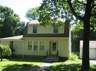 147 Middle Rd, Cumberland, ME 04021