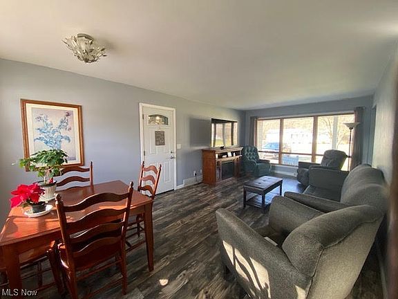 5th image of 6515 Woodview Cir