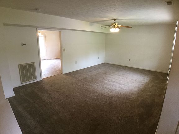 3rd image of 585 Kamran St