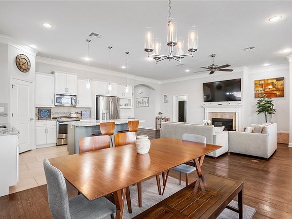 4th image of 15630 Shady Brook Ln