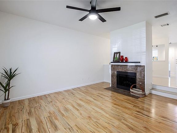 4th image of 1411 Gracy Farms Ln APT 127