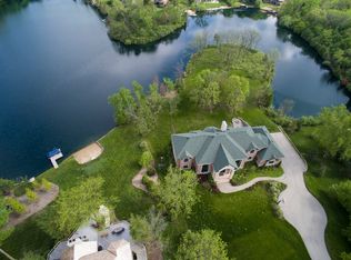 61 Deer Point Dr, Hawthorn Woods, IL 60047