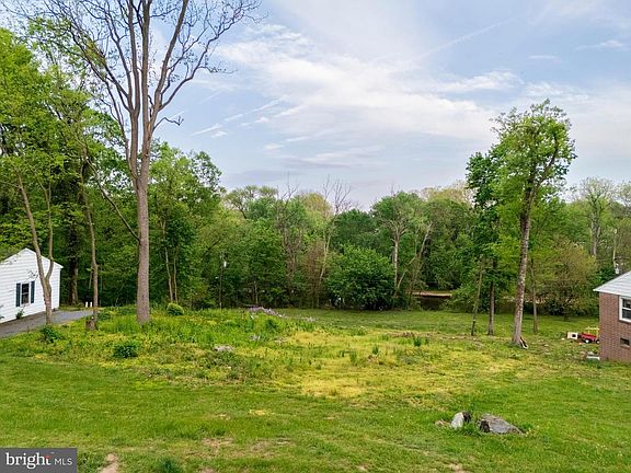 3rd image of 305 Conestoga Blvd