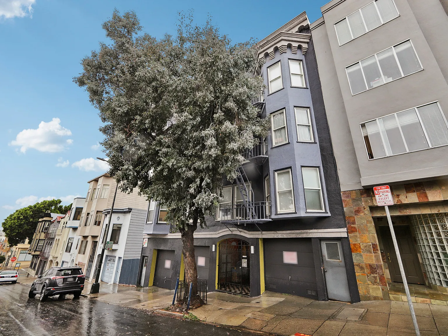 1260 Broadway Street — Photo 1