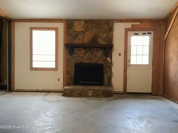 4th image of 315 Miramar Drive
