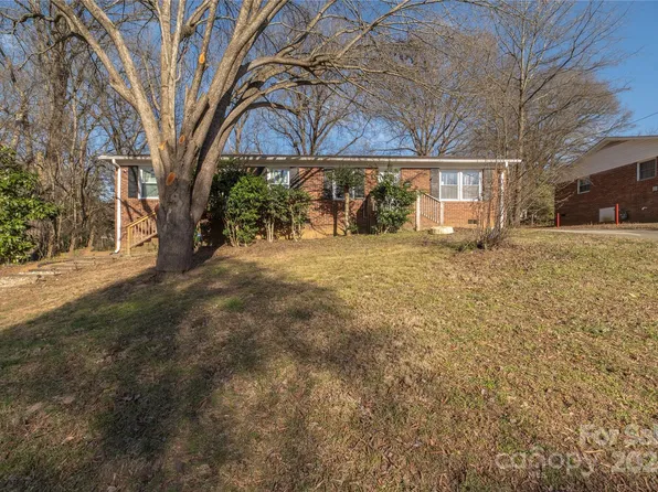 560 Gibson Dr NW, Concord, NC 28025
