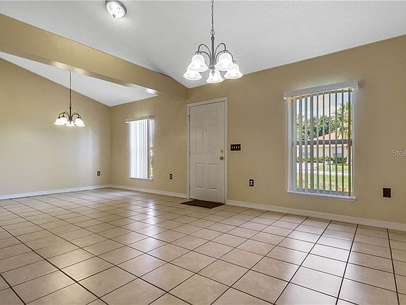 3rd image of 318 Baccarat Ct