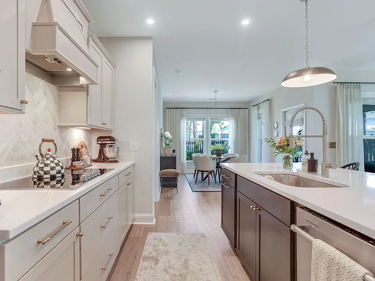 72 McRorrie Dr — Photo 13