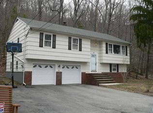 240 Bearfort Rd, West Milford, NJ 07480