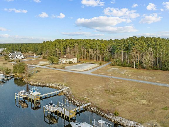 3rd image of 114 Waterway Drive