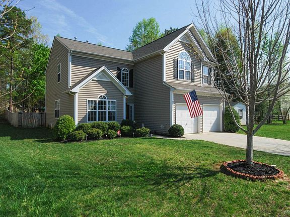 Great Yard and Landscaping