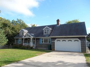 38 Shinnecock Rd, Hampton Bays, NY 11946