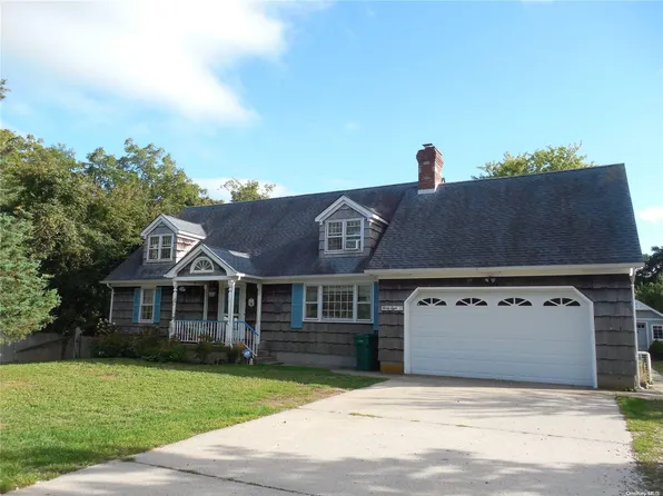 38 Shinnecock Road, Hampton Bays, NY 11946