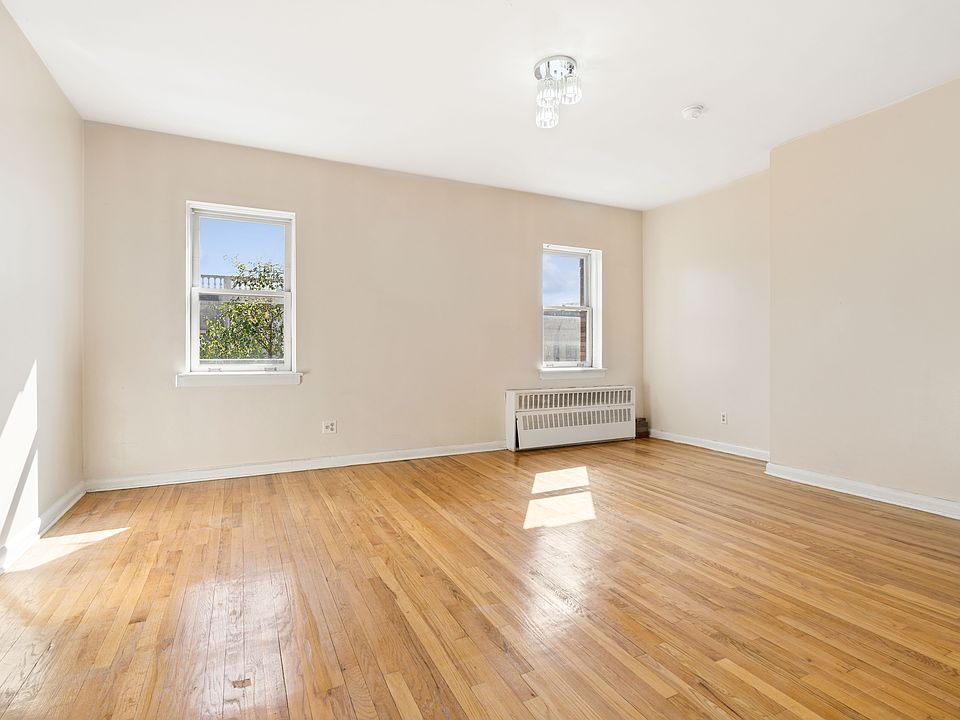 1st image of 215 W 139th St #4F