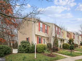 1619 Fieldthorn Dr, Reston, VA 20194