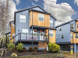 215 NE Ivy St APT C, Portland, OR 97212