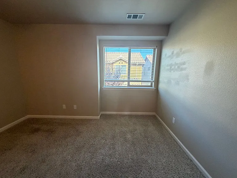 1194 Velarde Cir — Photo 52