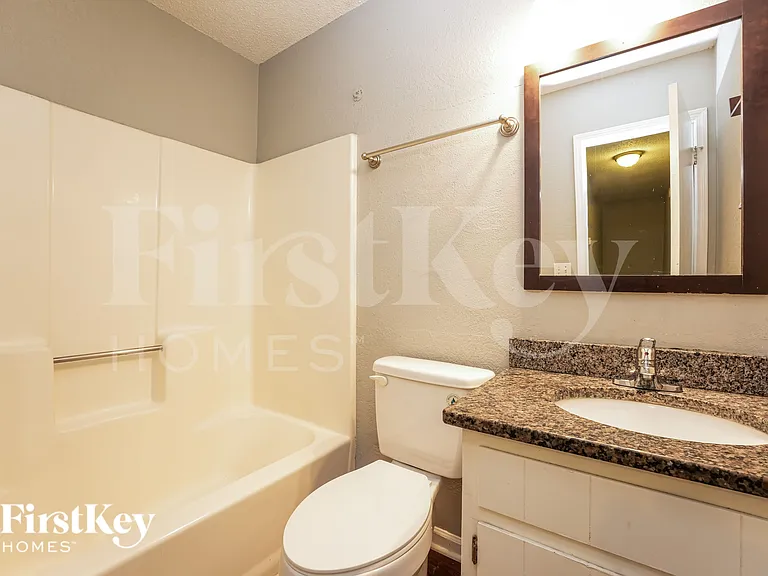 5565 Westberry Ln — Photo 13