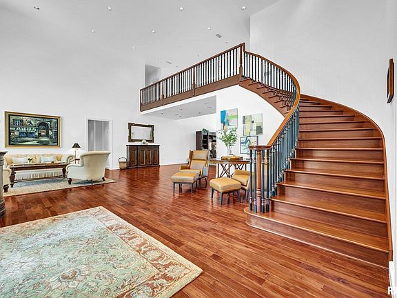 4th image of 800 Bayside Dr