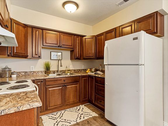 3rd image of 947 E Canyon Rd #29