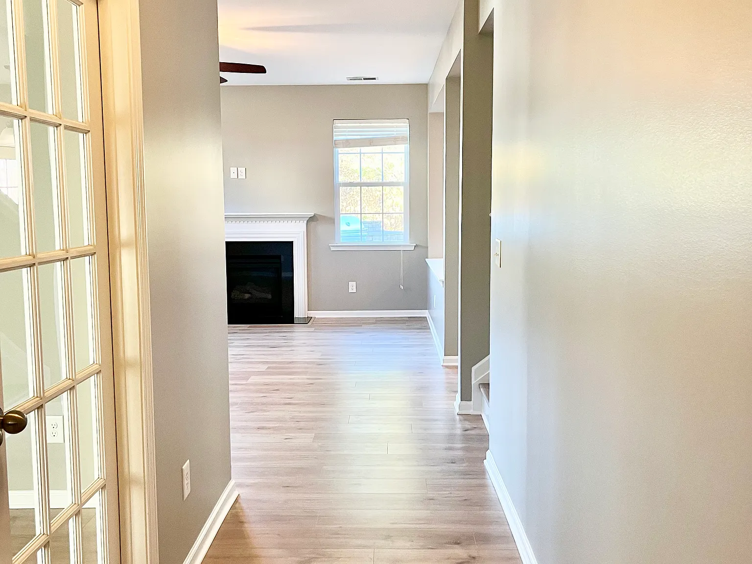 3 bed, 2.5 bath, 1981 sqft, $2,650 — Photo 2