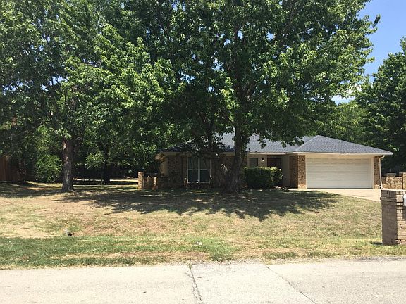 3rd image of 263 Country Meadow Dr