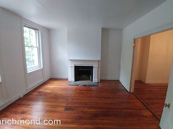 4th image of 2322 E Marshall St