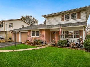 517 Dulles Rd, Des Plaines, IL 60016