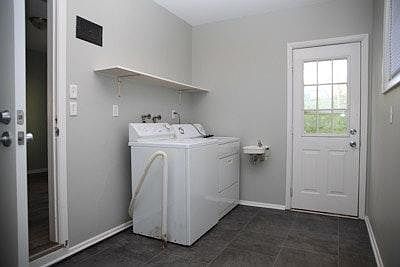 Laundry (same floor, shared with upstairs tenant)