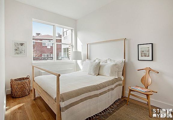 3rd image of 313 Saint Marks Ave APT 1I