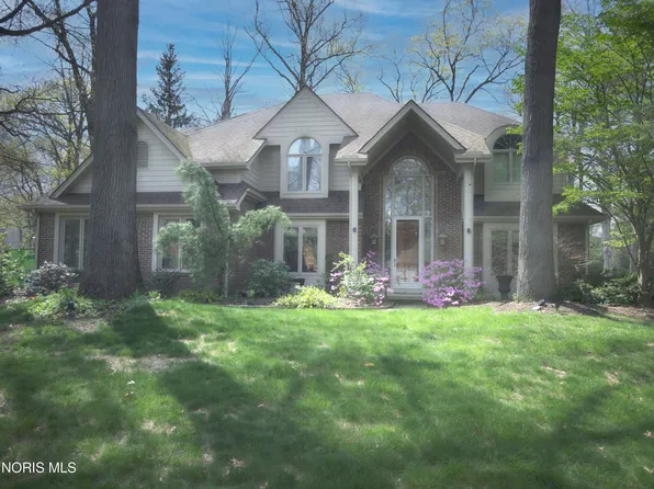 2805 Spring Water Dr, Toledo, OH 43617