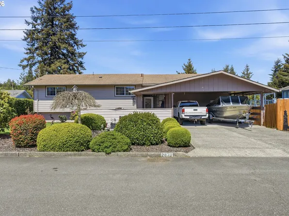 2820 Country Club Ct, Reedsport, OR 97467