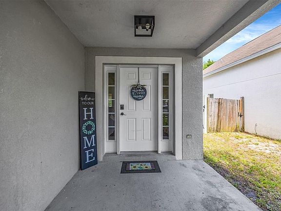 3rd image of 8427 Hawbuck St