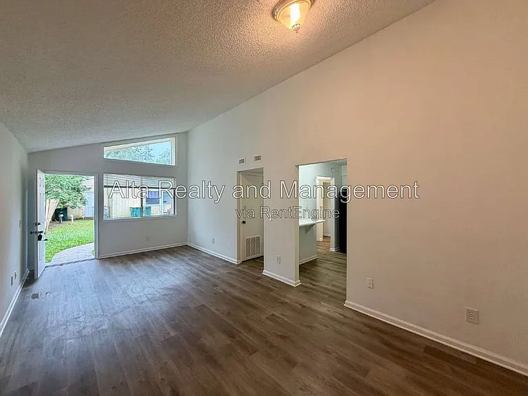8113 San Jose Manor Dr E #3 — Photo 5