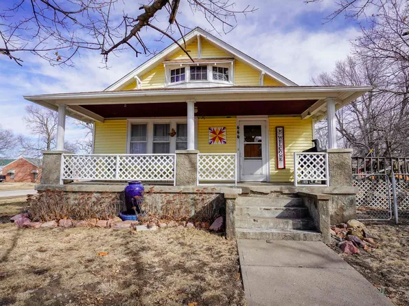 444 S 7th St, Everest, KS 66424
