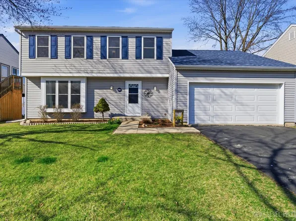 1462 Adams Ave, Saint Charles, IL 60174