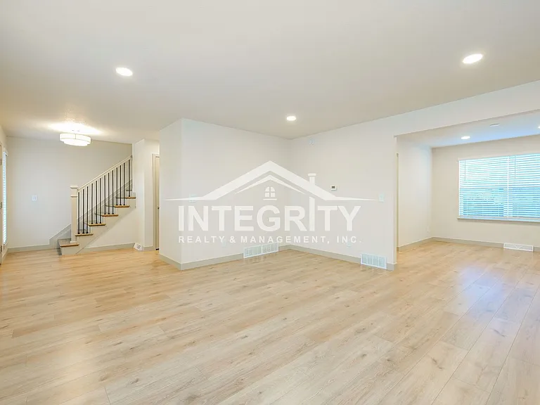 6475 W Kingsley Ave — Photo 7
