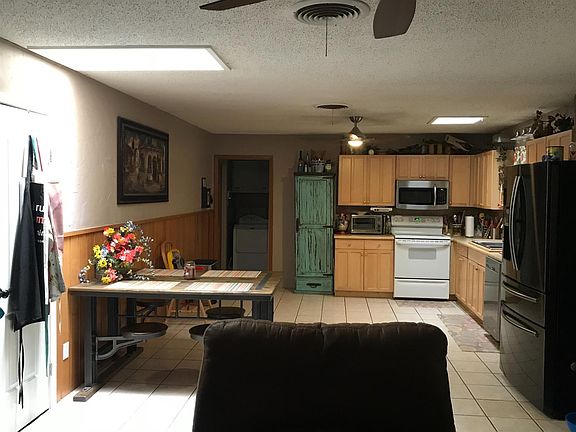 5th image of 223 Tanglewood Ln