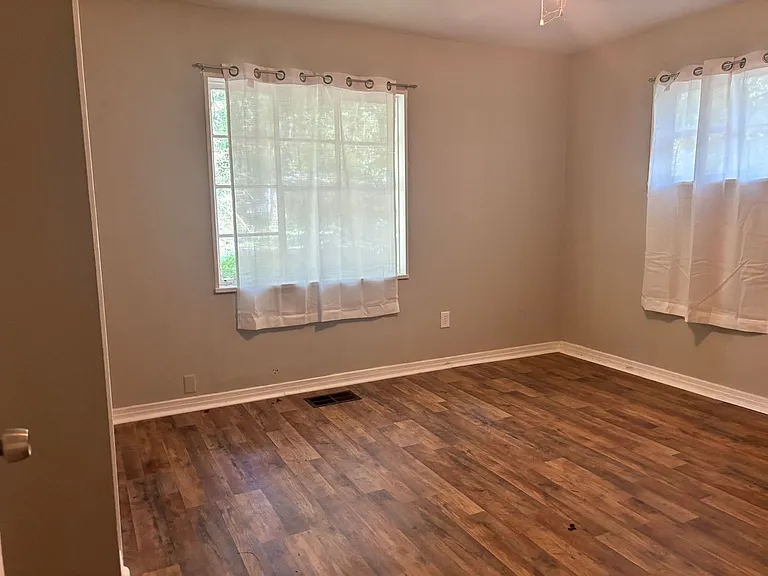3251 Corey Dr — Photo 9
