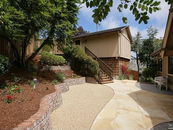 4th image of 1017 Melaleuca Ln